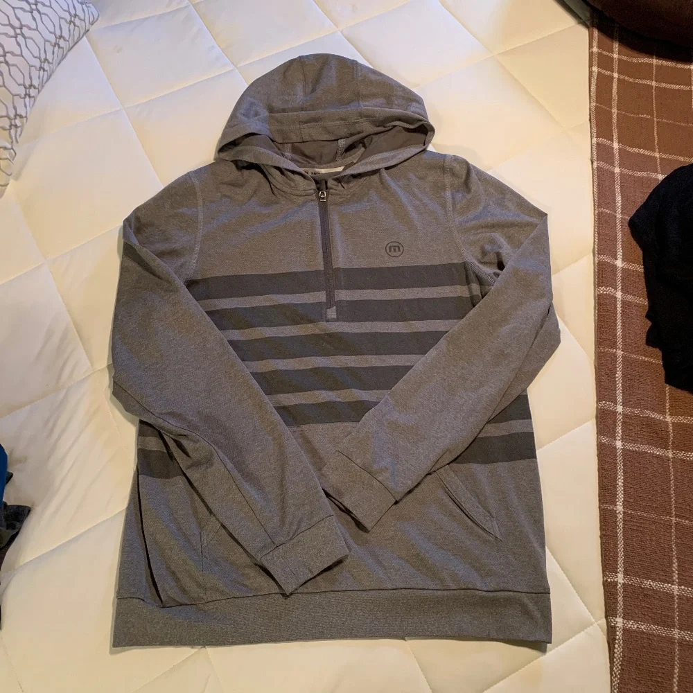 Travis Matthew Hoodie - Picture 1 of 4